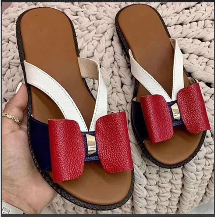 

2022 wholesale fashion ladies flip flop beach slippers lady jelly summer footwear for women