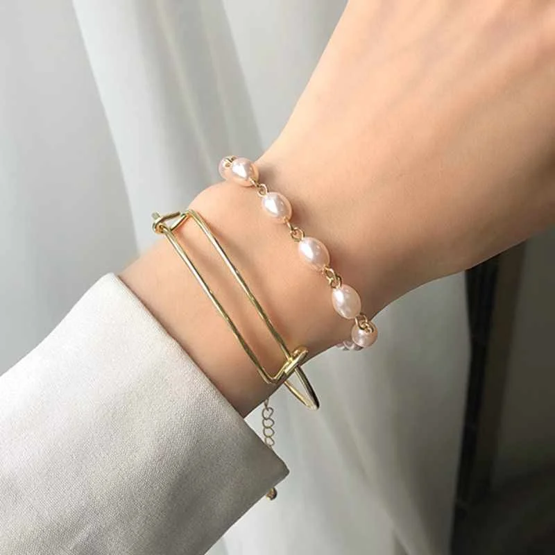 

2021 Romantic adjustable elegant pearl bracelet set charm gold cuff bangle bracelet for women, As photos