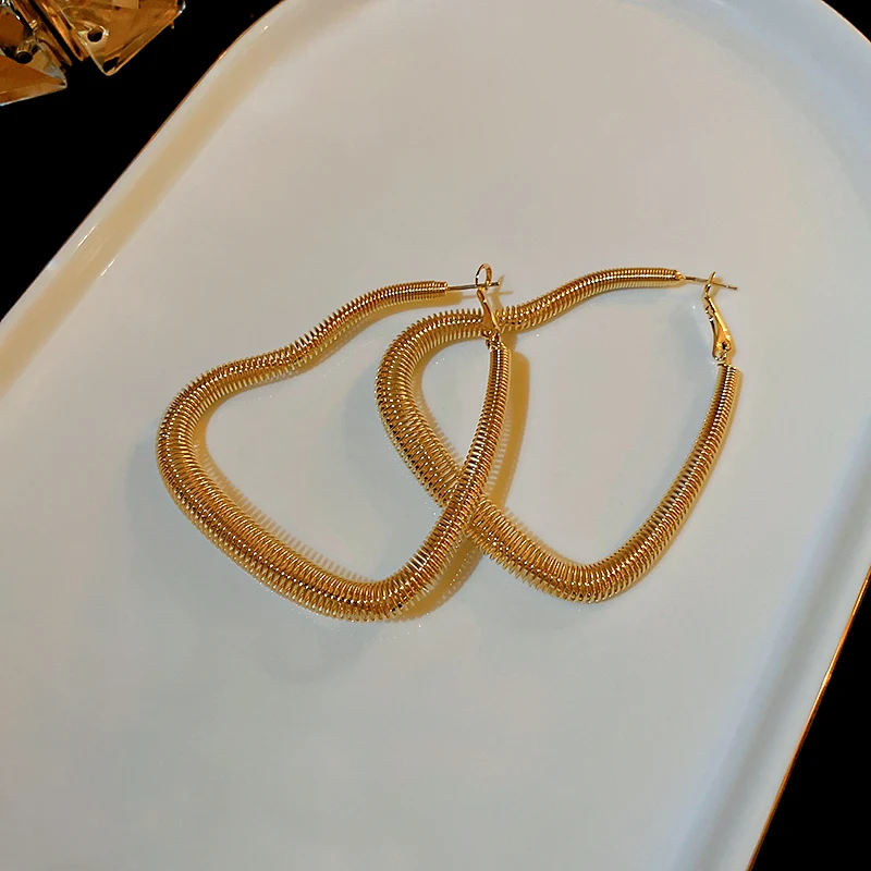 

fashion trendy women heart spring earrings