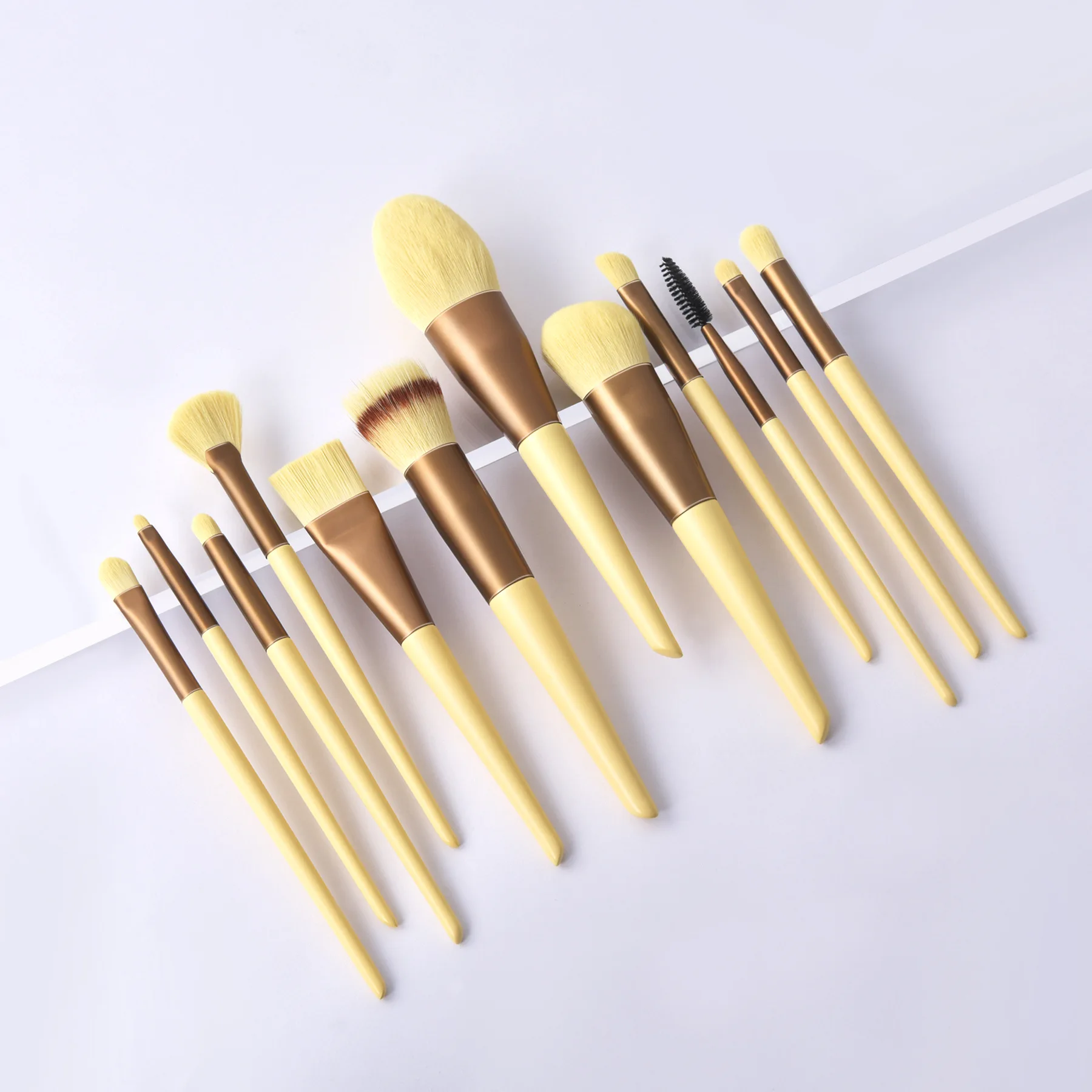 

Buy Again 2021 new custom logo high quality 12pcs yellow makeup brush