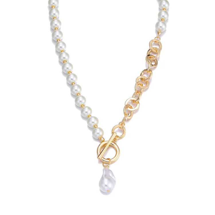 

Dina Woman Gold Plated Metallic Pearls Necklace With Decorative Elements