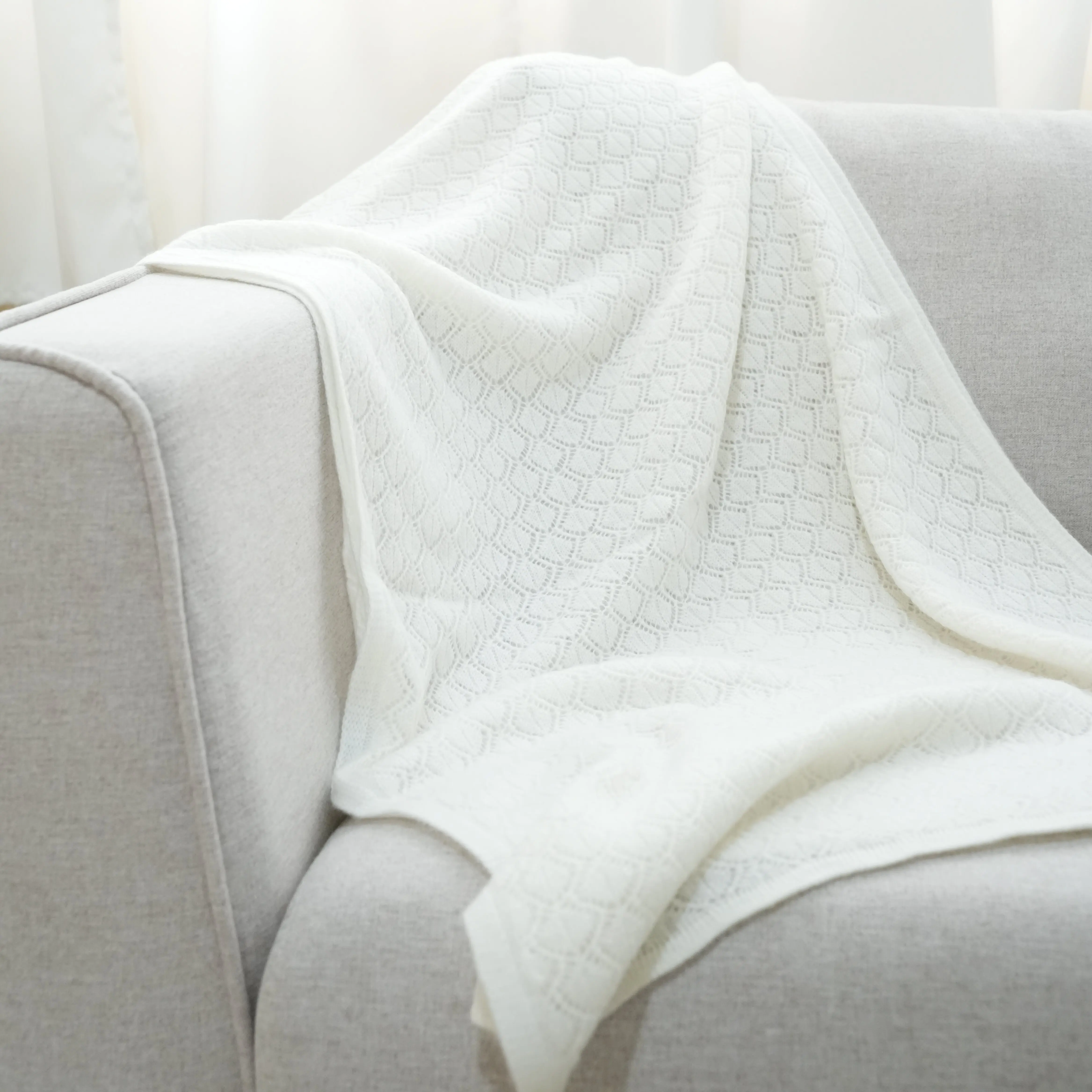 New Design 100% Cashmere Eco-Friendly Luxury Throw Blanket Scarf Shawl Soft Pure White with Exquisite Patterns for Winter