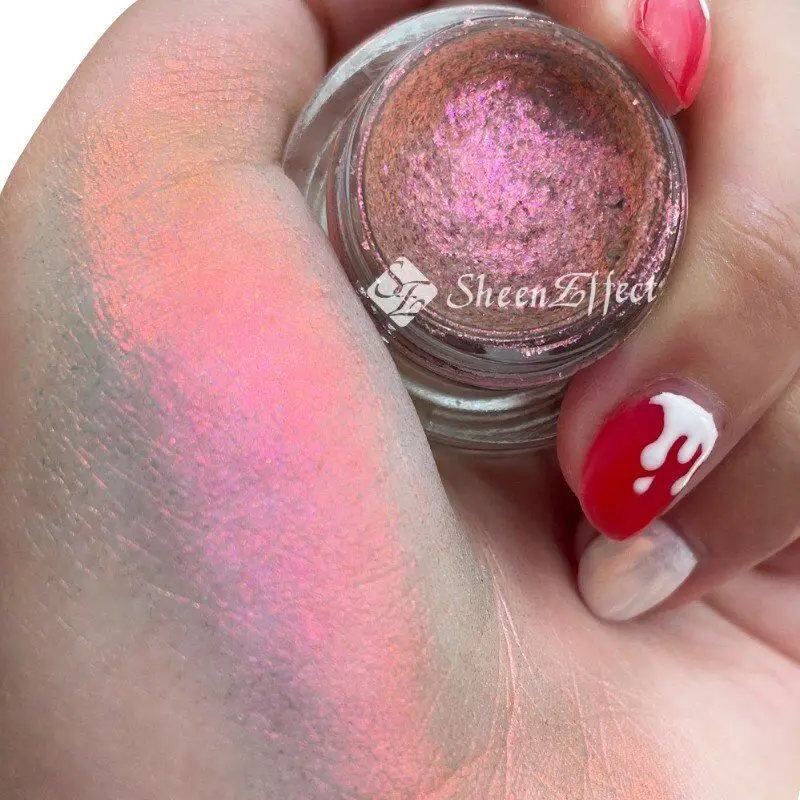 

SheenEffect Chrome Flakes Cream Eyeshadow