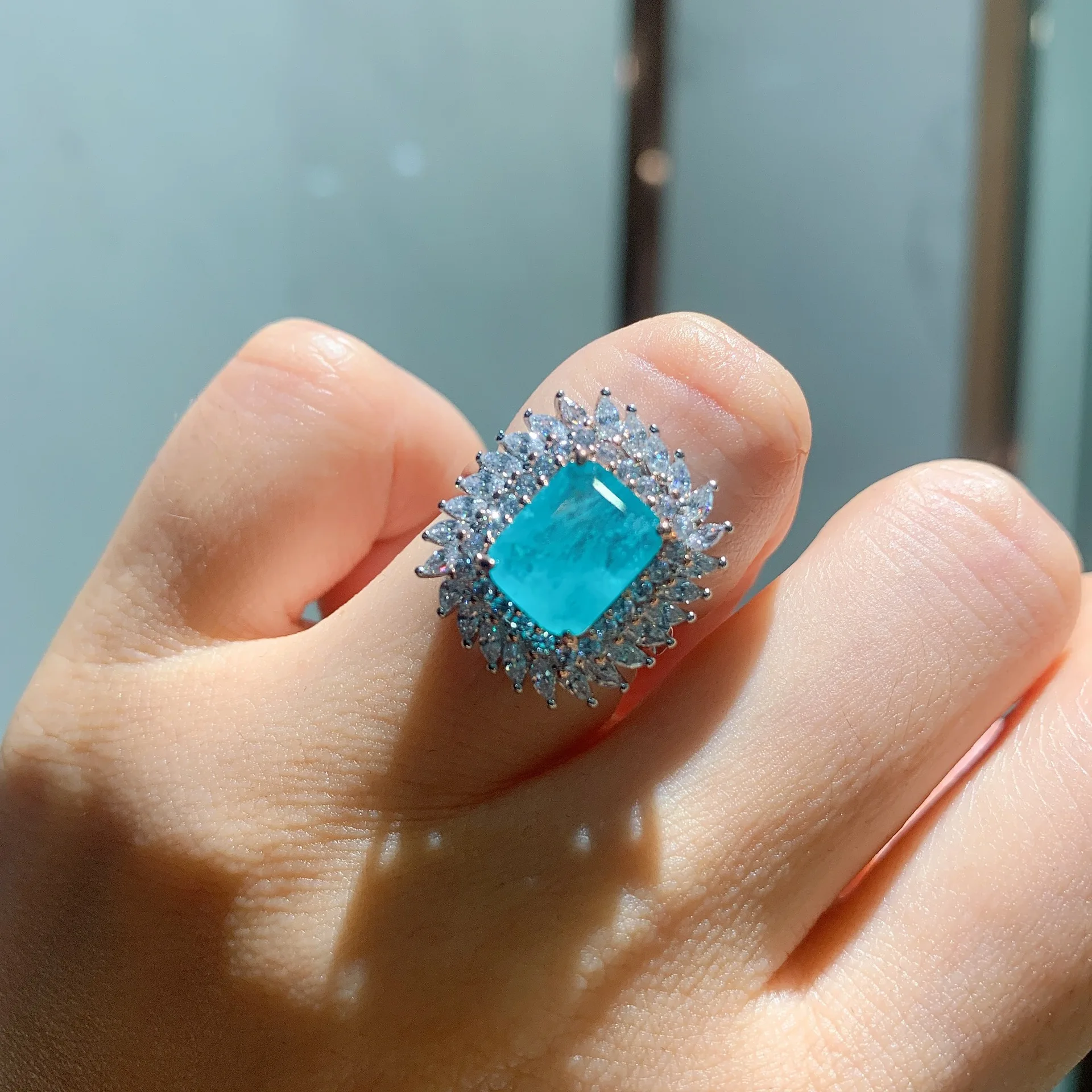 

Light Luxury Square Cubic Zirconia Rings Bling Bling Platinum Plated Paraiba Emerald Eternity Rings For Weeding