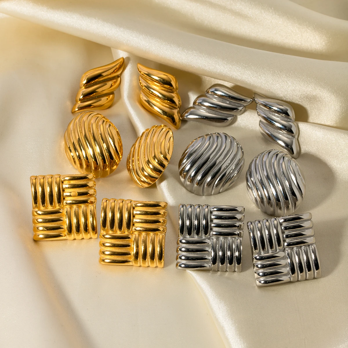 

J&D Unique Stainless Steel Gold Plated Earrings Multilayer Hammered Texture Cube Geometric Stud Earring
