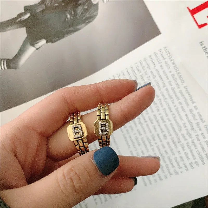 

Retro Travel Jewerly Gold Plated Circle B Letter Earrings Ohrringe Chain Watch Shape B Earrings