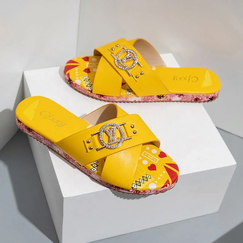 

RTS Wholesale Luxury Women's Slippers Flat Shoes High Quality Ladies Trendy Design Women's Sandals Slippers, 3 colors option