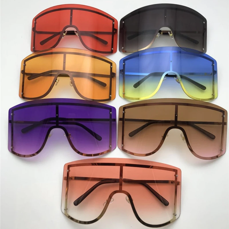 

Seaygift New Future Trend Hot Sale Alloy Temple PC Lens Wholesale Driving UV400 CE 2021 Oversized Square Women Mirror Sunglasses, Picture shows