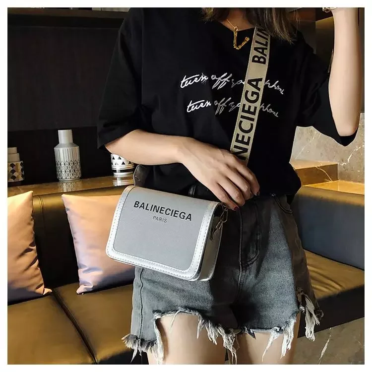 

Fashion Louis Bags Niche Design Small Square Bags Summer Letter Wide Strap Shoulder Messenger Bags Women Purse And Handbags, 3 colors