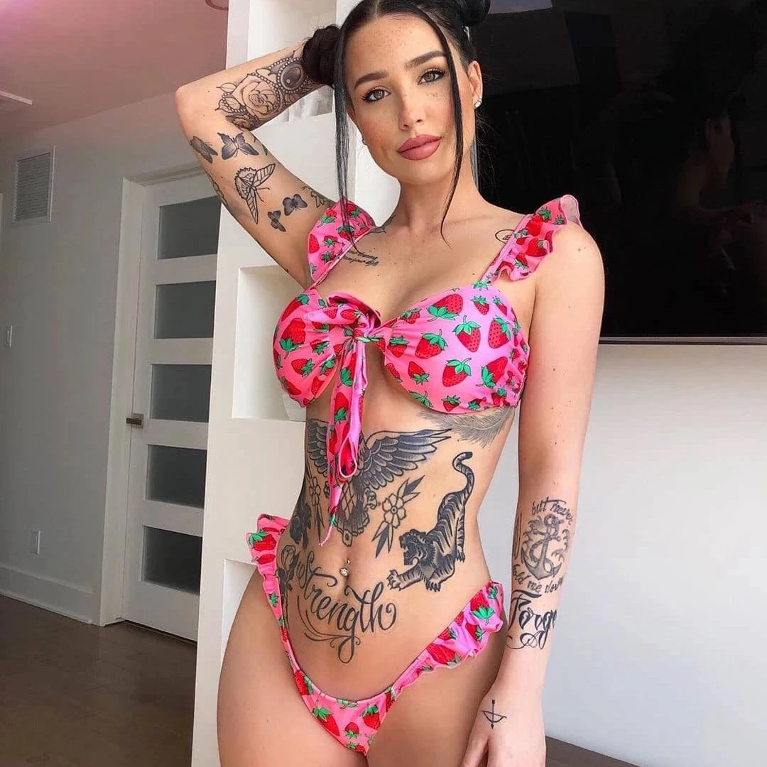 

New Style Ruffled Pleat Sling OEM Bathing Suits Two Pieces Pink Strawberry Swimming Costume Sexy Ladies' Swimwear