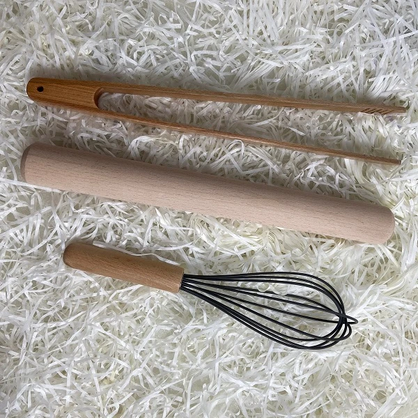 

DiYue Housewares DIY092701 Pack of 3 Wooden Baking Tools Beech Wood Rolling Pin Tongs Egg Whisk Fancy Kitchen Dough Utensil Set, Natural wood color