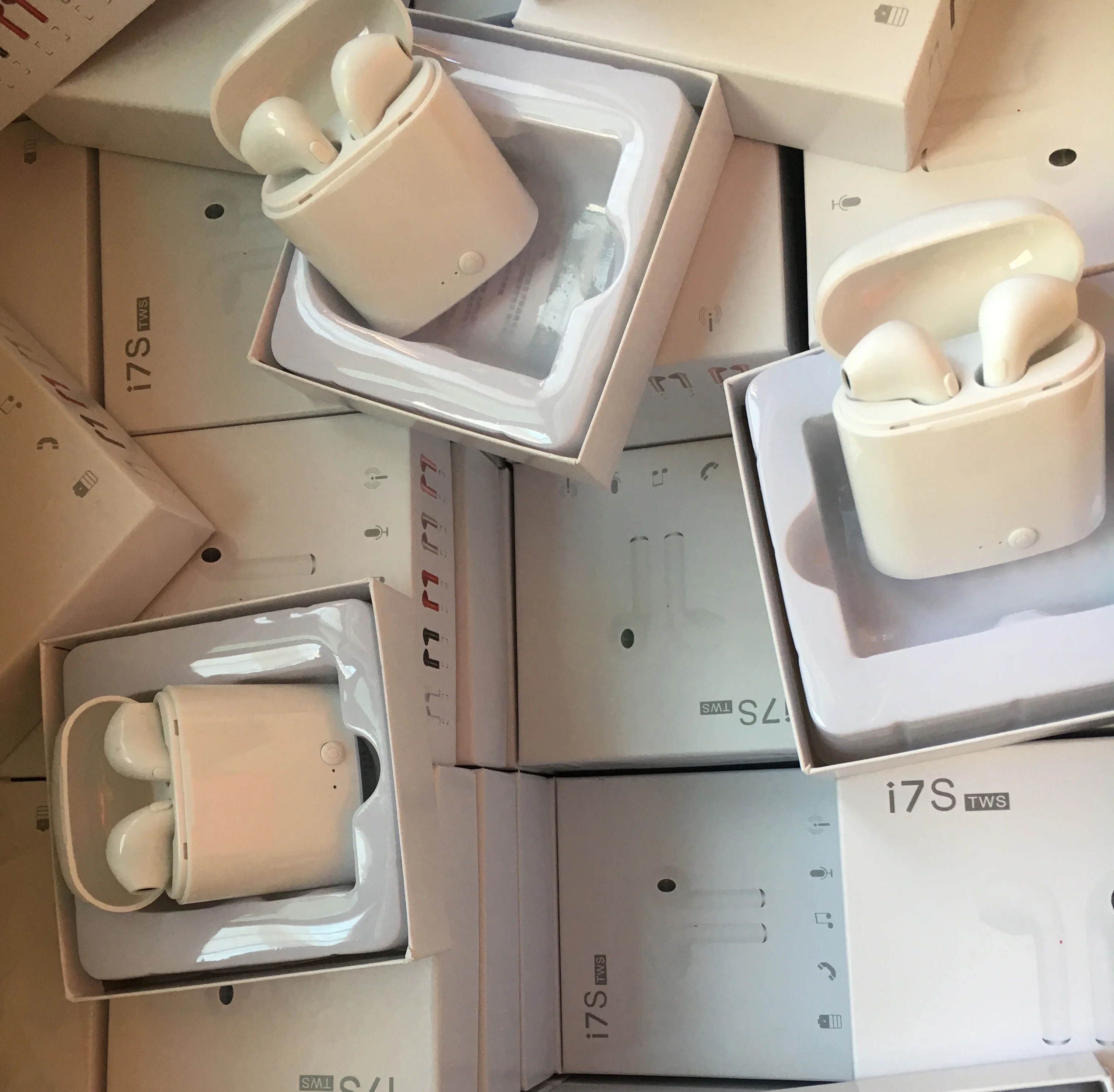 free sample  i7s TWS BT 5.0 wireless earphones real stereo noise cancelling earbuds i7s with charging case for iphone X