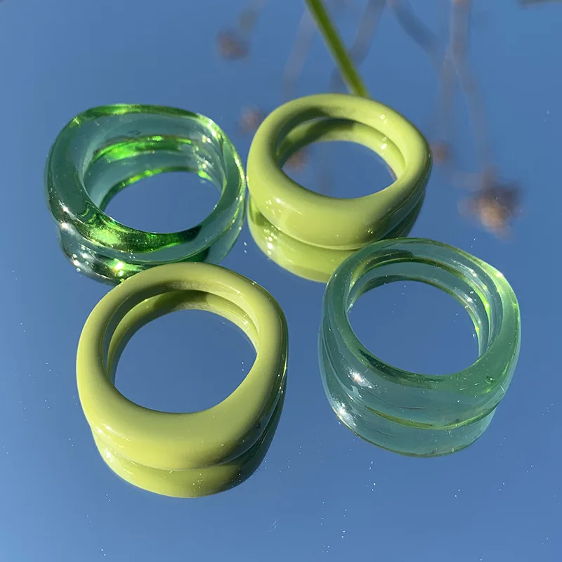 

Ding yi Japanese and Korean sweet girl style irregular matcha ring diy resin emerald green simple solid color ring woman