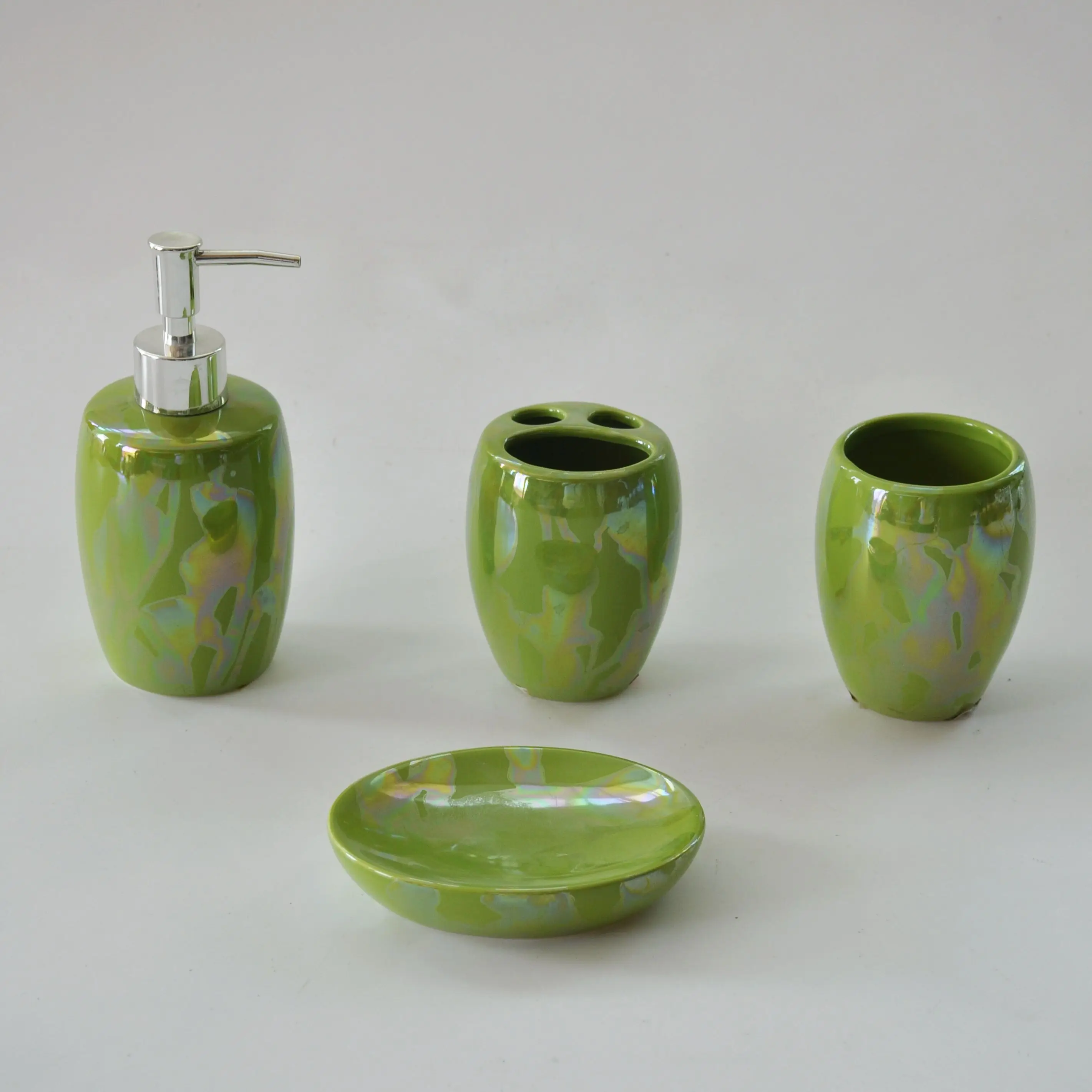 绿色陶瓷浴室套装 sopa 碟乳液泵牙刷架不倒翁