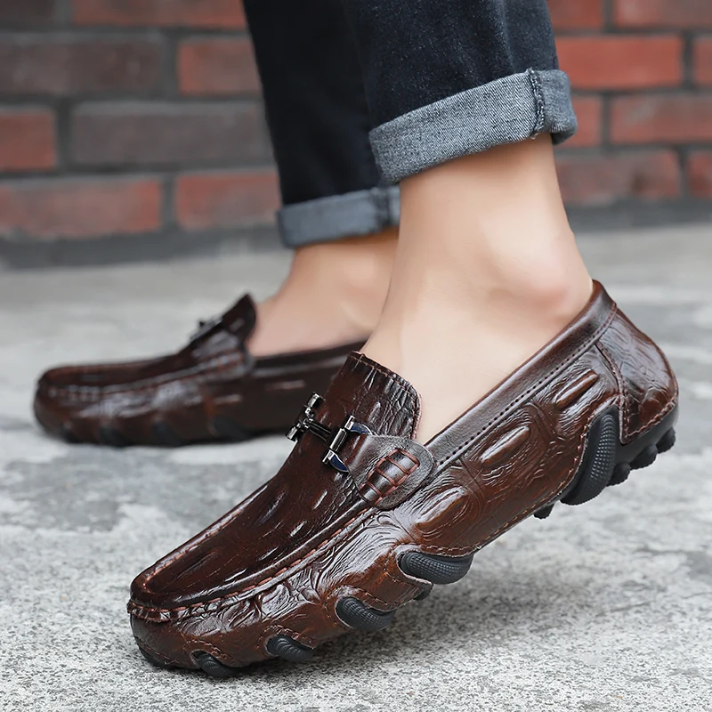 

2020 new leather men's crocodile pattern beanie shoes