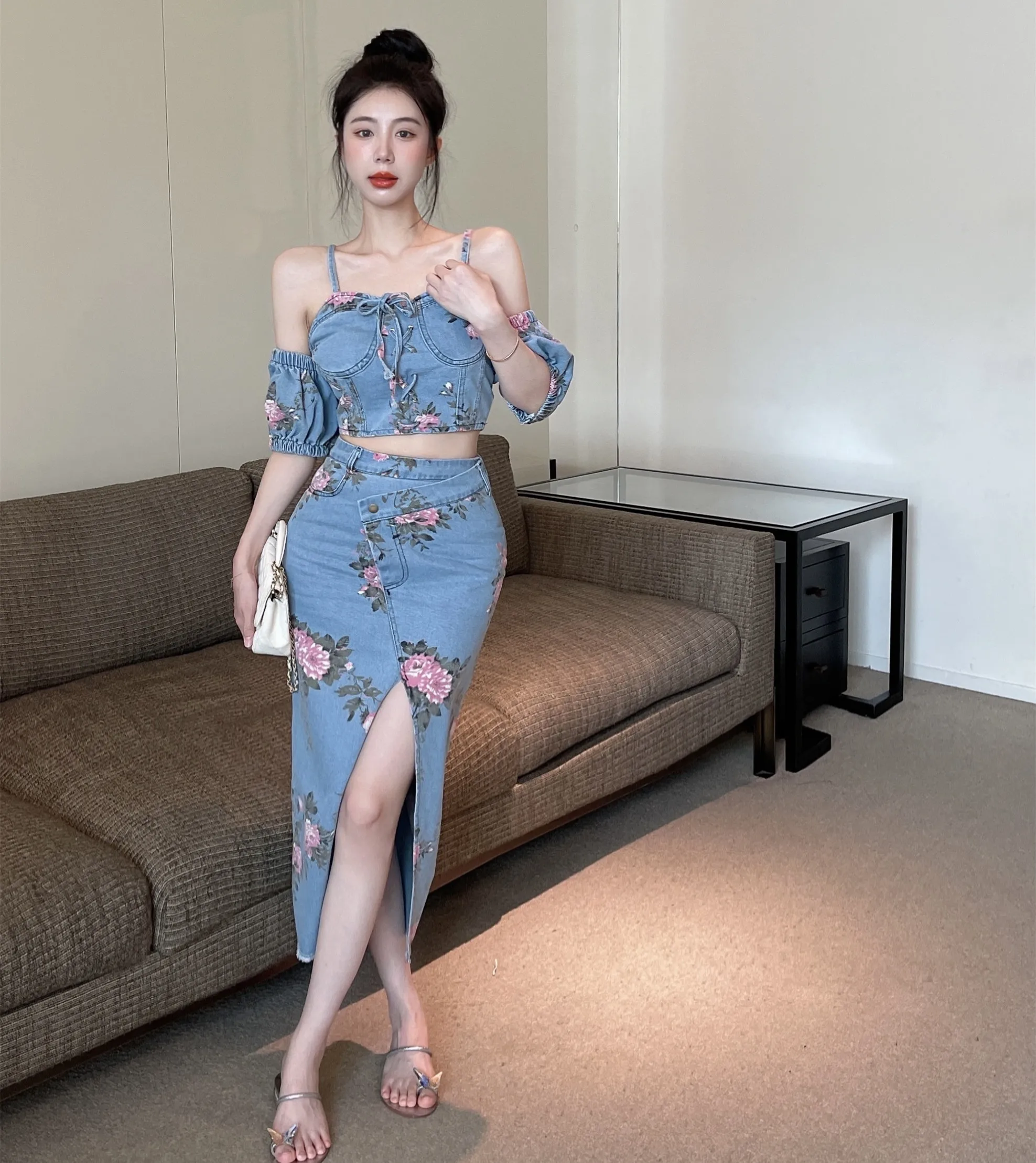 Wholesale 2026 Summer Vintage Fragmented Flower Denim Bubble Outerwear Strap Split Skirt Women's Set
