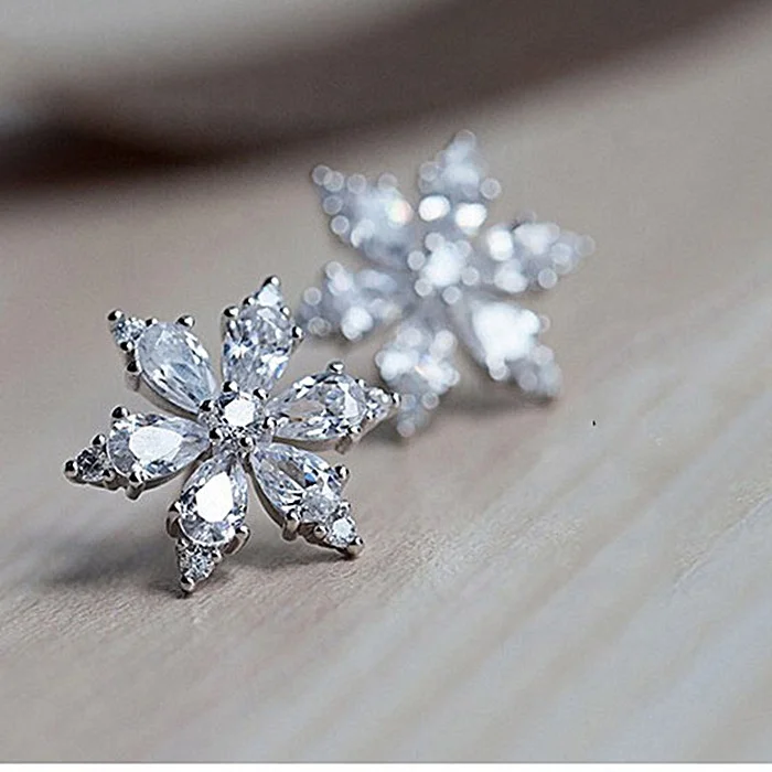 

New Design Wedding Jewelry Luxury Clear Zircon Earrings Elegant snow Stud Earrings For Women
