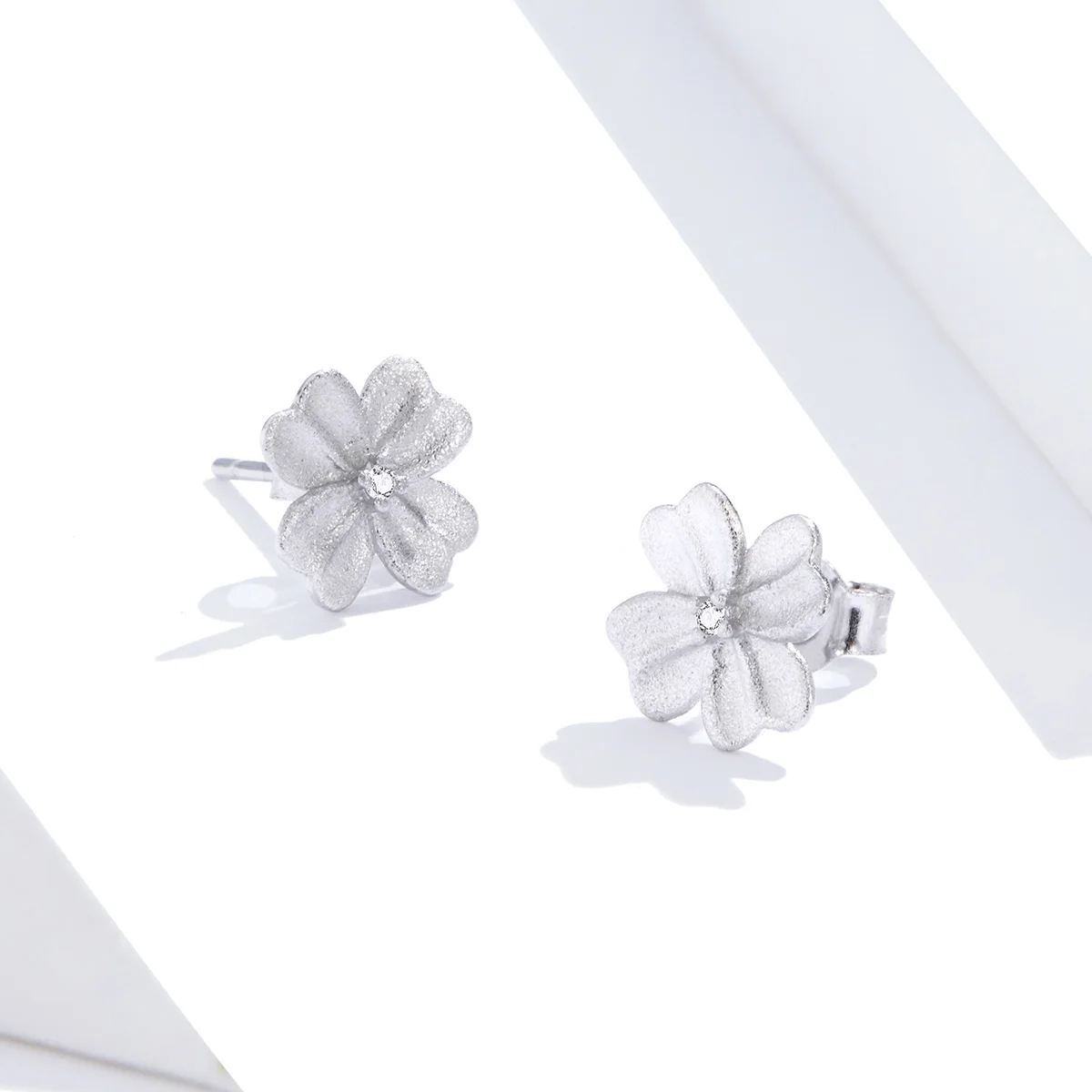

New Arrival Tiny Flower Earrings 925 Sterlings Silver
