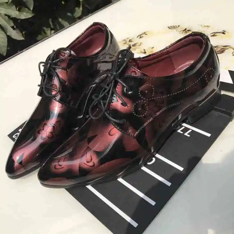 2020 new hair stylist leather shoes men's pointed color paint large size men's shoes casual leather shoes for marriage