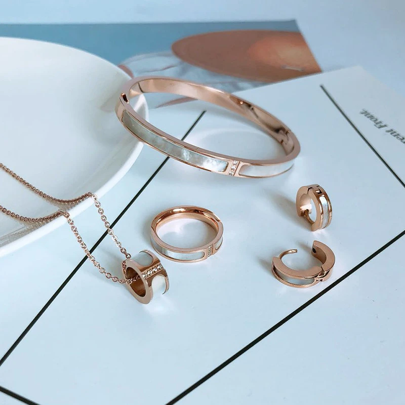 

Designer Costume Women Shell Rose Gold Fashion Jewelry Set Stainless Steel