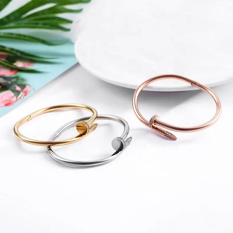 

LuoYang Jewelry 2021 Free Sample Fashion Luxury High Quality Stainless Steel Charm Women Bangle Diamond LOVE Nail Bracelet