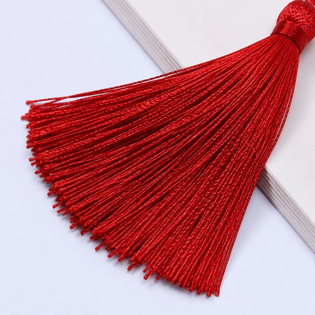 Silky tassel fibers and rich sheen