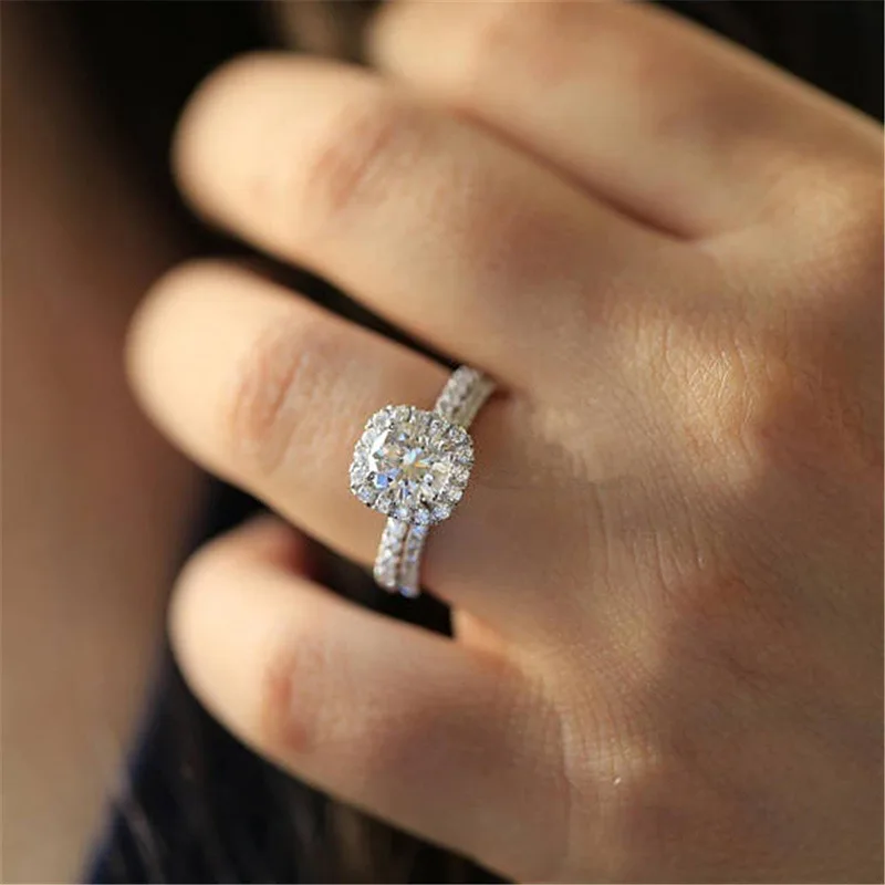 

Newest Fashion Shiny Full Crystal Engagement Rings Double Circle Cubic Finger Ring For Women