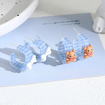 

2021 New Arrival Cartoon G-shaped Lattice Earrings Cute Bear Bow Earrings for Women Girls, Picture shows