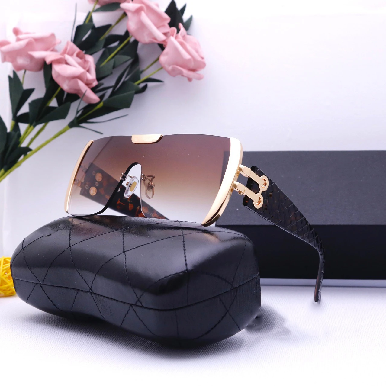 

2083 Designer Shades Famous Brands branded sunglasses luxury 2022 Women New Product Oversized Gradient Fashion Sunglasses 2024