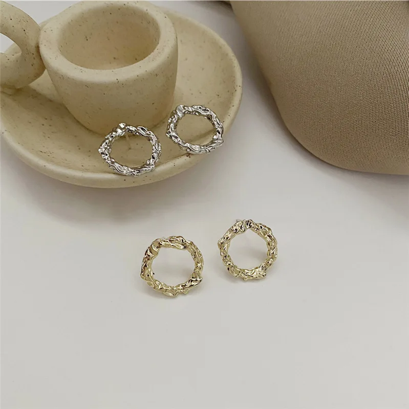 

S925 silver needle Korean fashion simple irregular high-end earrings female French temperament retro light luxury earrings