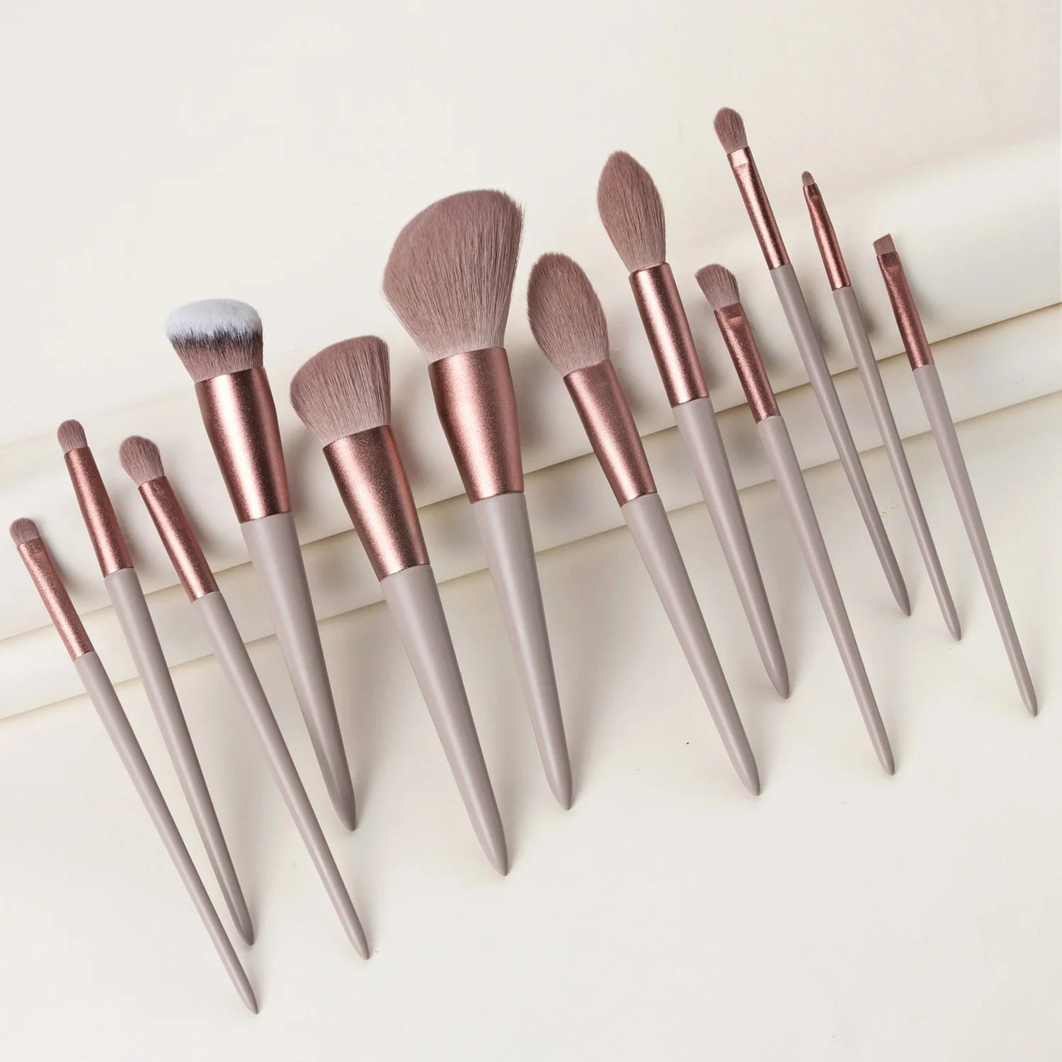 

Hot sale fashion design private lable cosmic makeup brushes