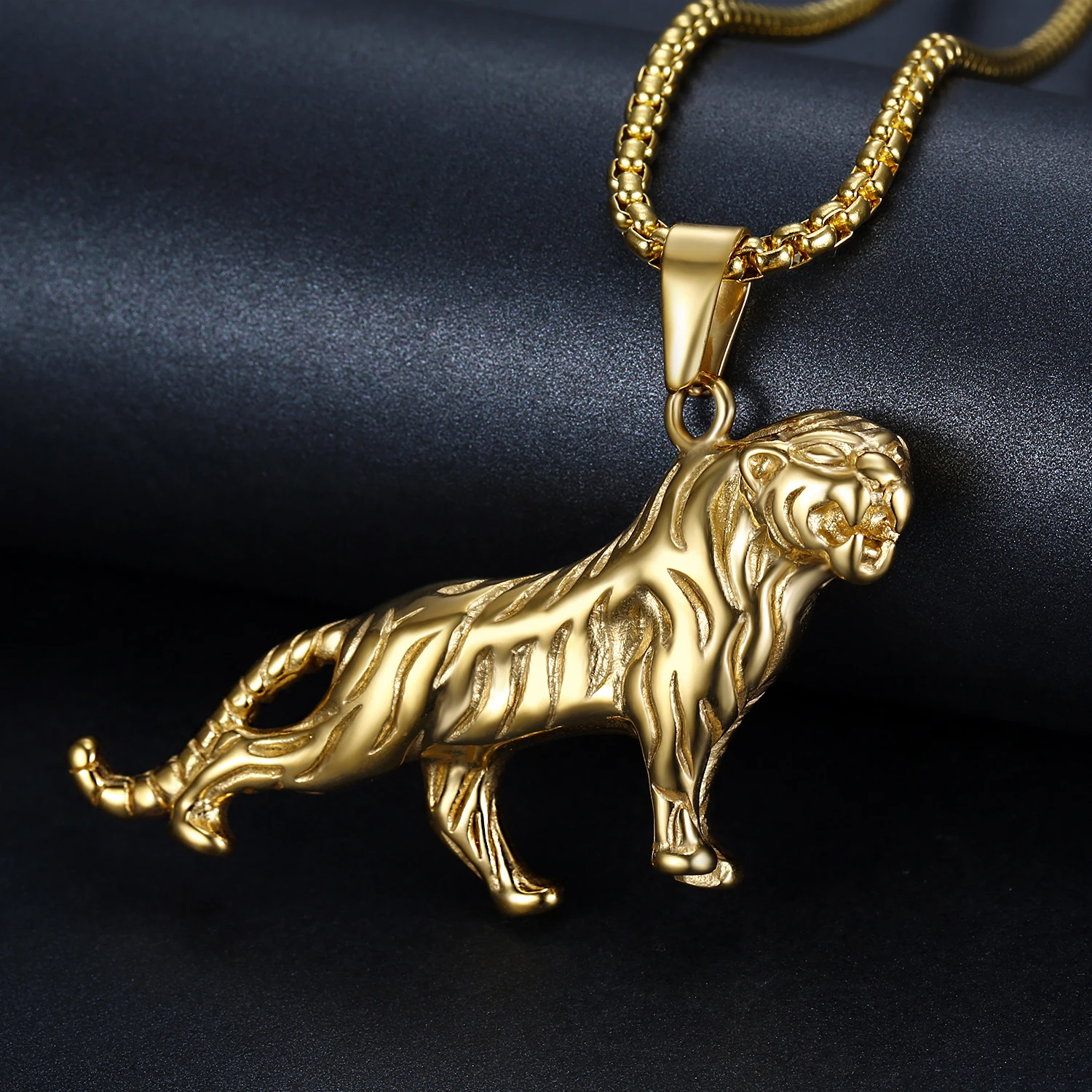 

Wholesale Hot Sale Punk Hiphop Jewelry Tiger Necklace Men's 18k Gold Plated 316L Stainless Steel Lion Head Pendant Necklace