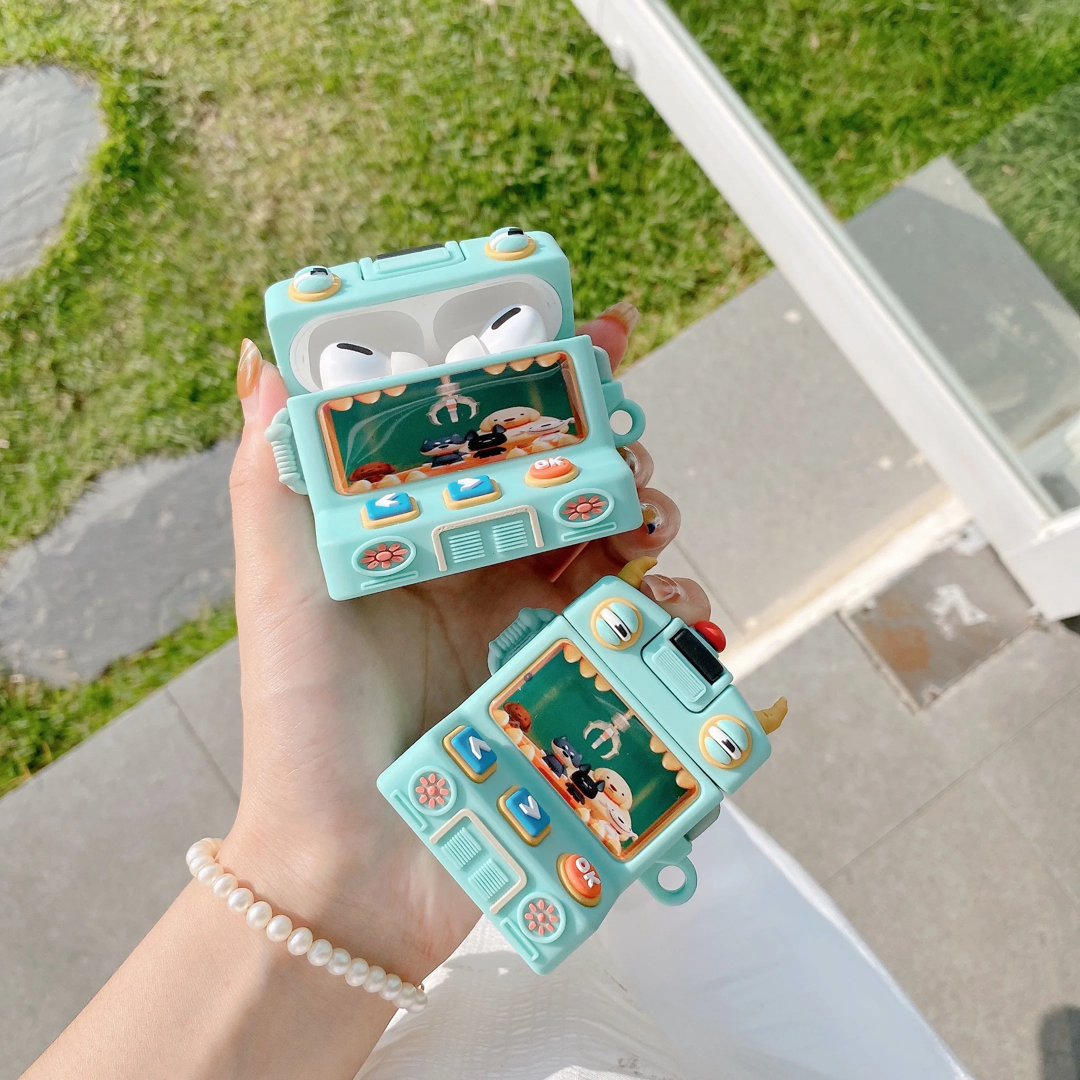 

2021 New 3D Cute Funny Cool Doll Toy Crane Game Machine Cover For Air pods Regular Case For Apple Airpods Pro 1 2 3