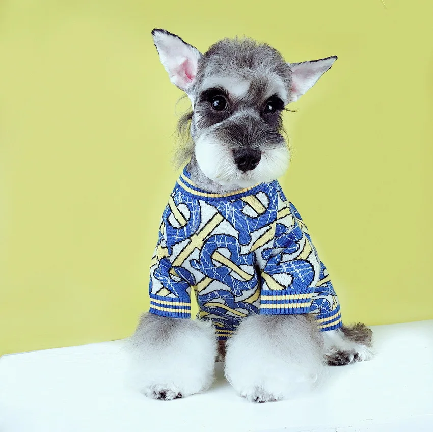 

New Fashion Designer Luxury Warm Pet Winter Dog Clothes Knitted Dog Sweater