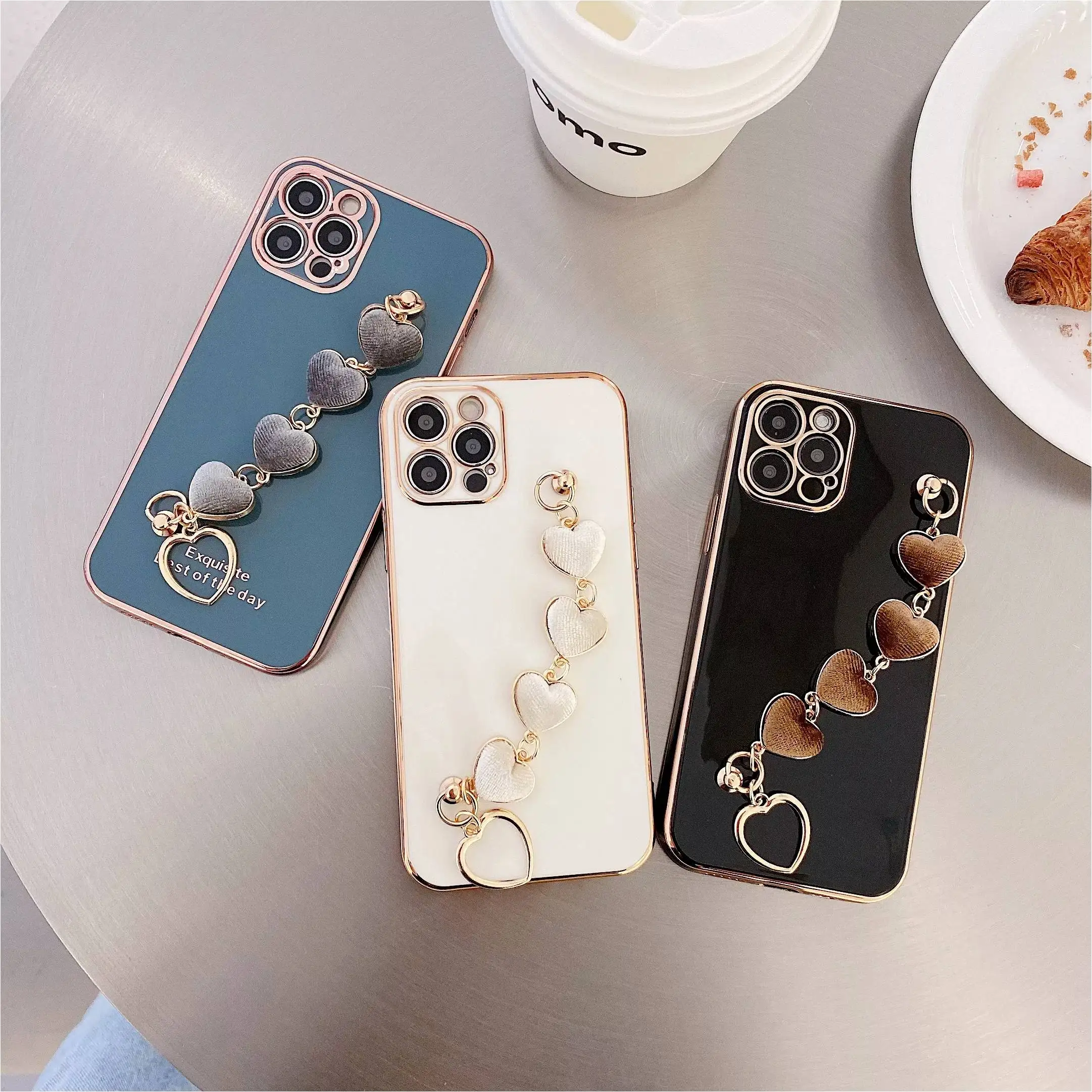 

Hot Selling Luxury Electroplating Phone Case with Love Heart Link Chain for iPhone 1 12 13 pro max 7 8 plus X XS XR 1, Multiple