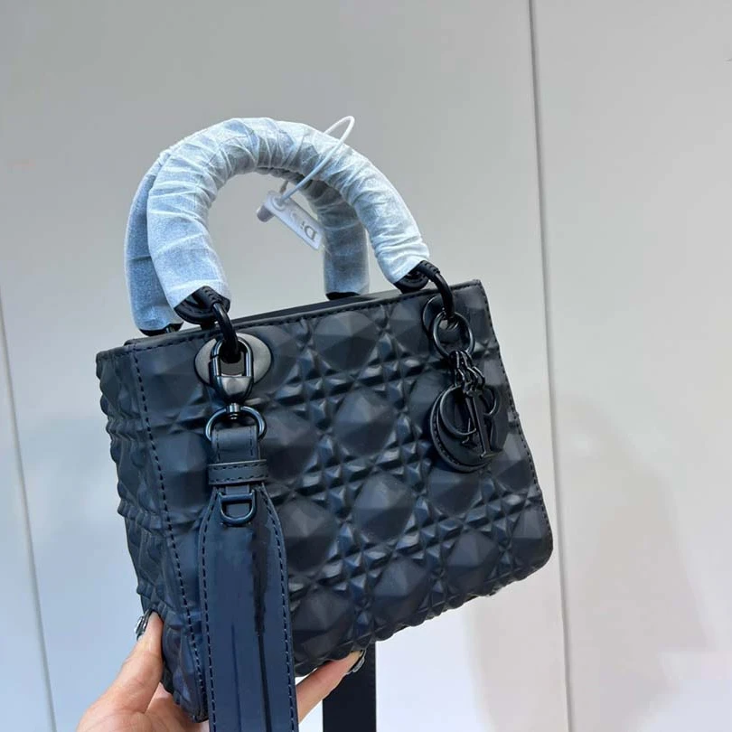 

Latest Fashion Fashion Designer bags famous brand purses and handbags ladies famous brands shoulder Women's Tote Bags luxury han, Picture shows