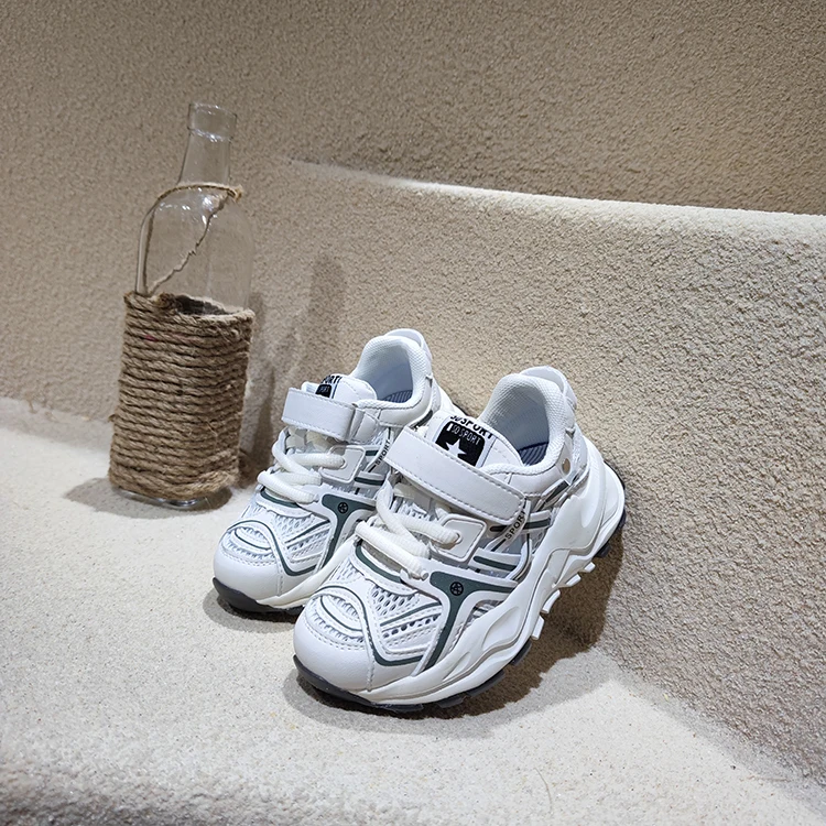 

Korean version of primary school students breathable leisure sports shoes, White