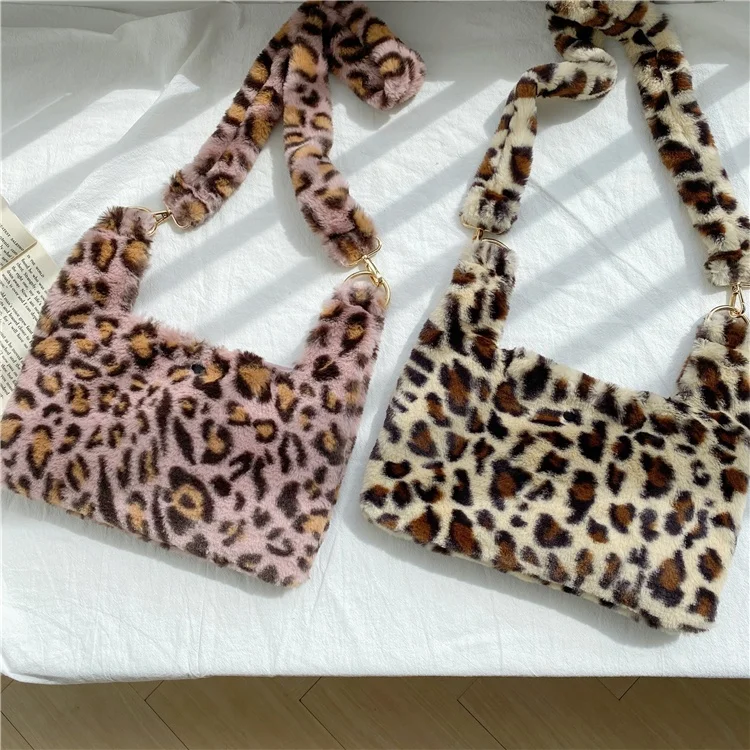 

2021 winter ladies messenger bag fashion soft shoulder bag cute pink leopard print women plush bag