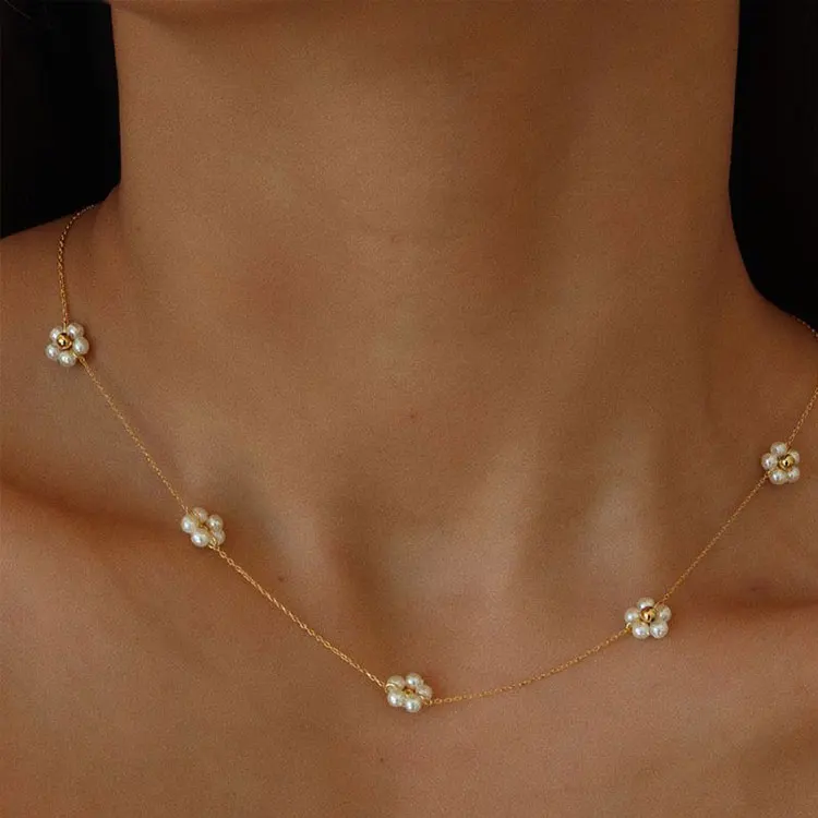 

SC New Design Chic Flower Shaped Pearl Necklace Korean Style Fashion Scattered Pearl Flower Choker Necklace for Teen Girls