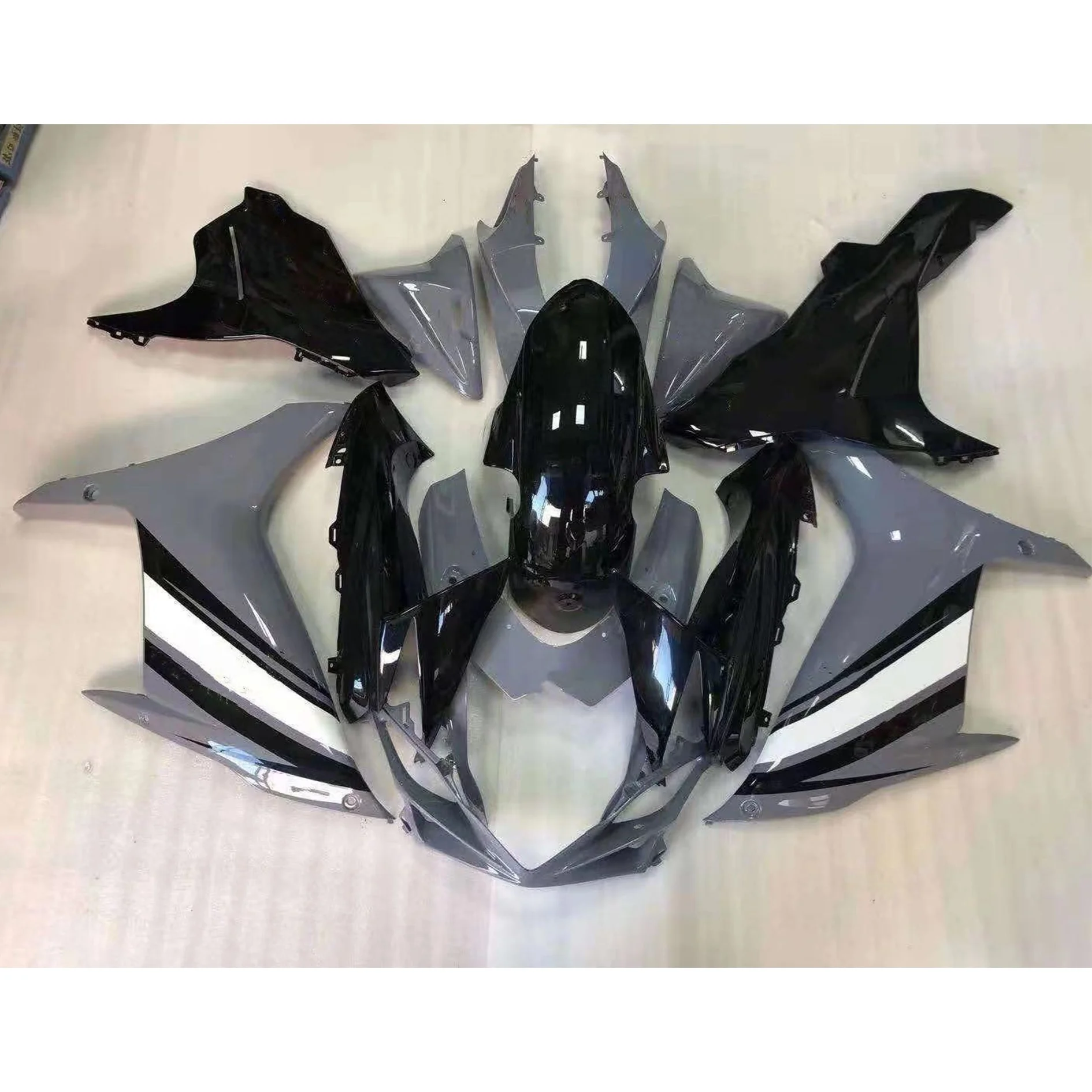 

Grey Black White Motorcycle Accessories For SUZUKI GSXR750RR 2011-2016 11 K11 Motorcycle Body Systems Fairing Kits, Pictures shown