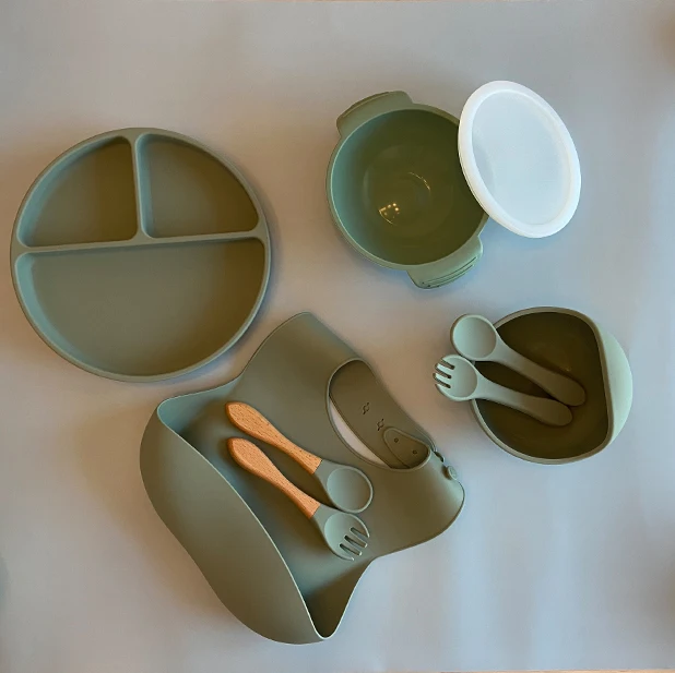 

BPA Free Silicone Baby Feeding Set Silicone Dinnerware Baby Bib Plate Bowl Spoon, 10 popular colors/custom color