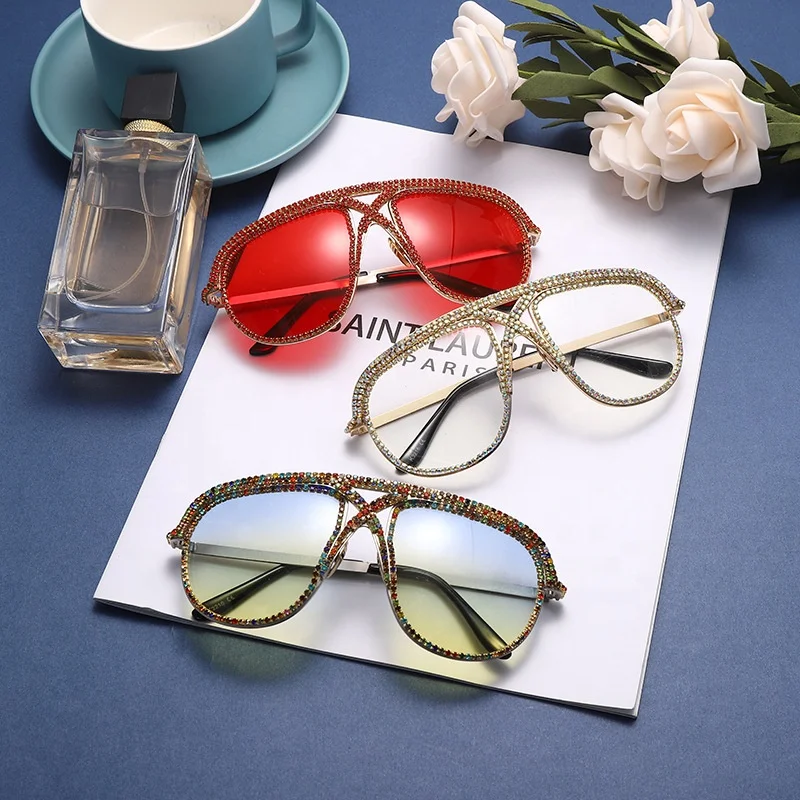 

Wholesale Fashion Sunglasses Luxury Diamond Oversized Lens Unisex Sunglasses