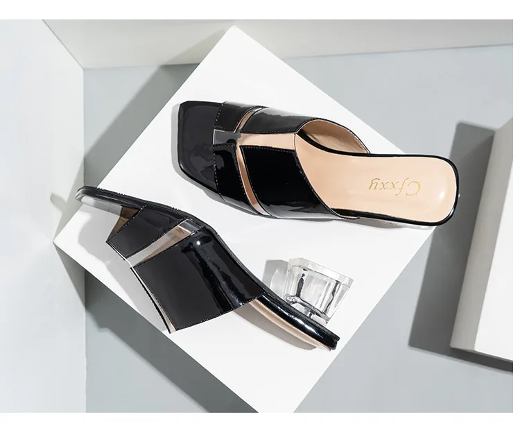 

Transparent low heel women's sandal 2021 summer new European and American fashion square mirror thick heel women's shoes, Customized color