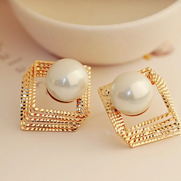 

multilayer hollow square pearl stud earrings