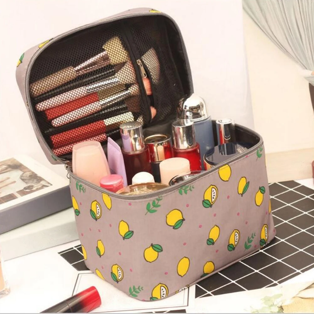 

2021 Low MOQ Waterproof Printed Zipper Cosmetic Bags Makeup Bag Travel High Capacity Packaging Bag for Women, Picture color