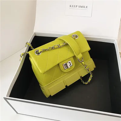 

2021 new fashion women handbag shoes bottom solid color clutch bag lock decoration sling cross body shoulder bag, Black ,white ,pink ,green ,purple