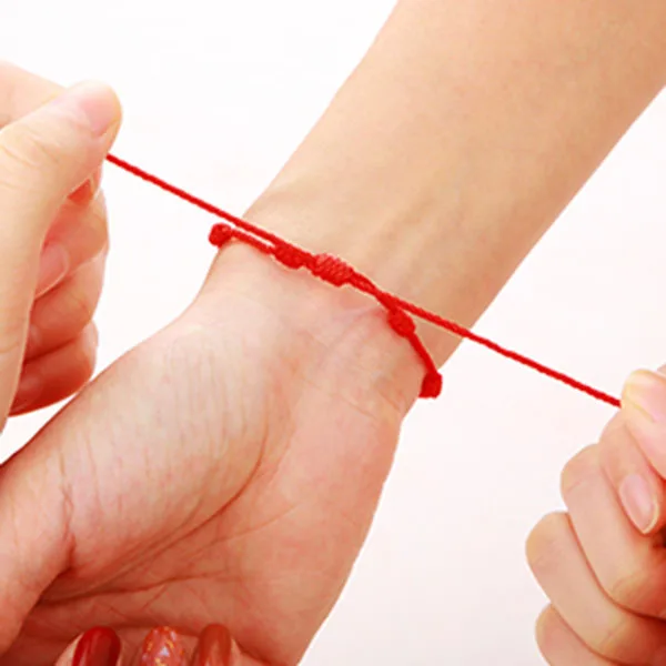 

Amazon Hot Sell Rope Lucky Adjustable Size Red Thread String Of Red Rope Bracelet For Girl Friendship Bracelet