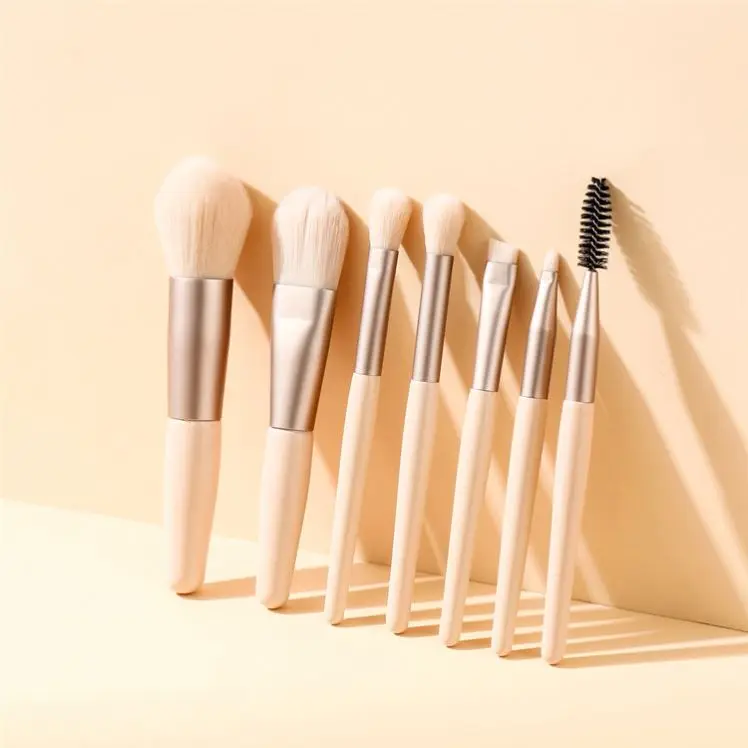 

Popular Factory Wholesale Price Wooden Custom Logo Private Label Fashional 7pcs Makeup Brush Set Professional