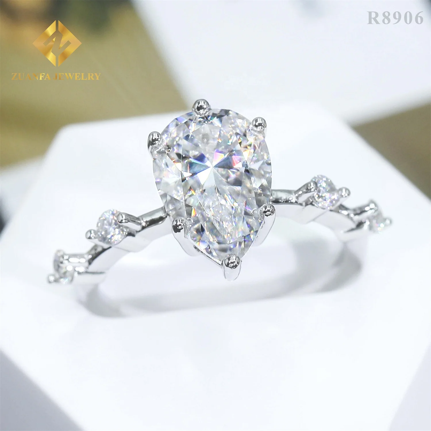 

9K 14k 18k Real Gold Gorgeous Bridal Wedding Jewelry Set 4Ct Crushed Pear Moissanite Diamond Engagement Wedding Ring Ladies