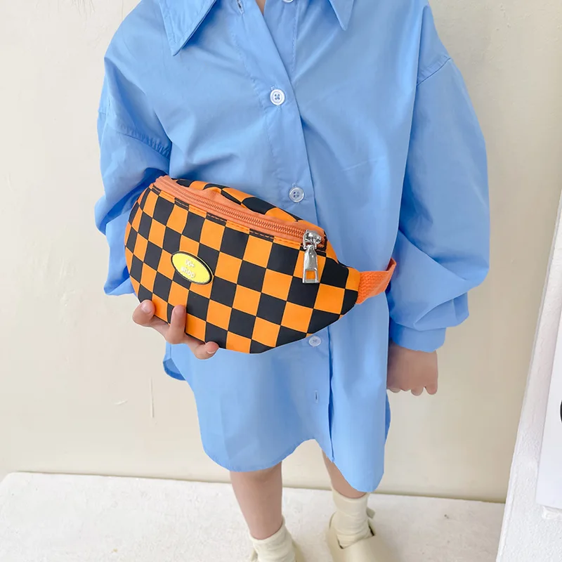 

INS of the new children's boy handsome niche design checkerboard mobile phone sports chest bag